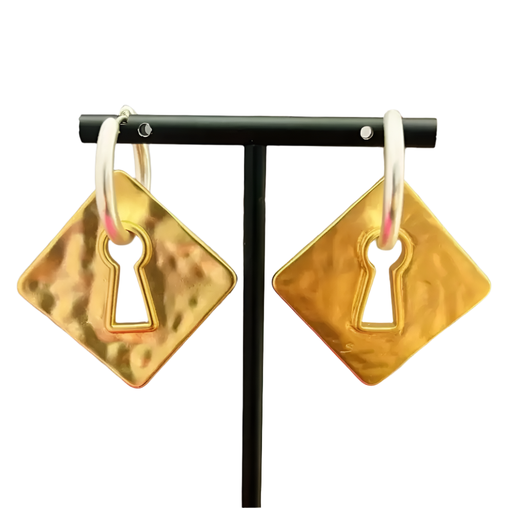 قرط على شكل حلقة رئيسية