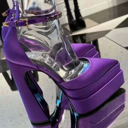 fashionable high heels